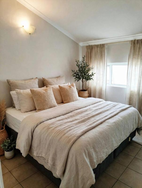 To Let 2 Bedroom Property for Rent in Uitzicht Western Cape